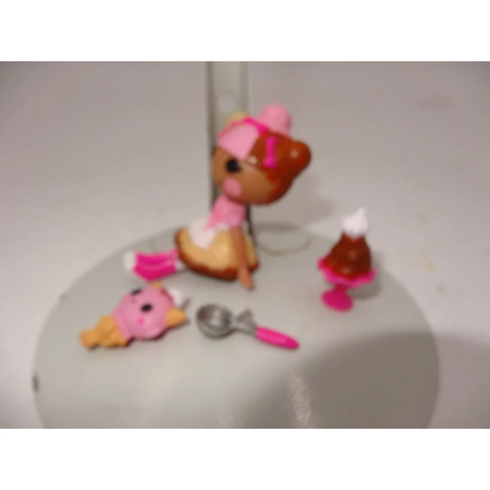 Lalaloopsy Mini Doll‎ Scoops Waffle Cone Set w/Pet & Accessories 2011 MGA
